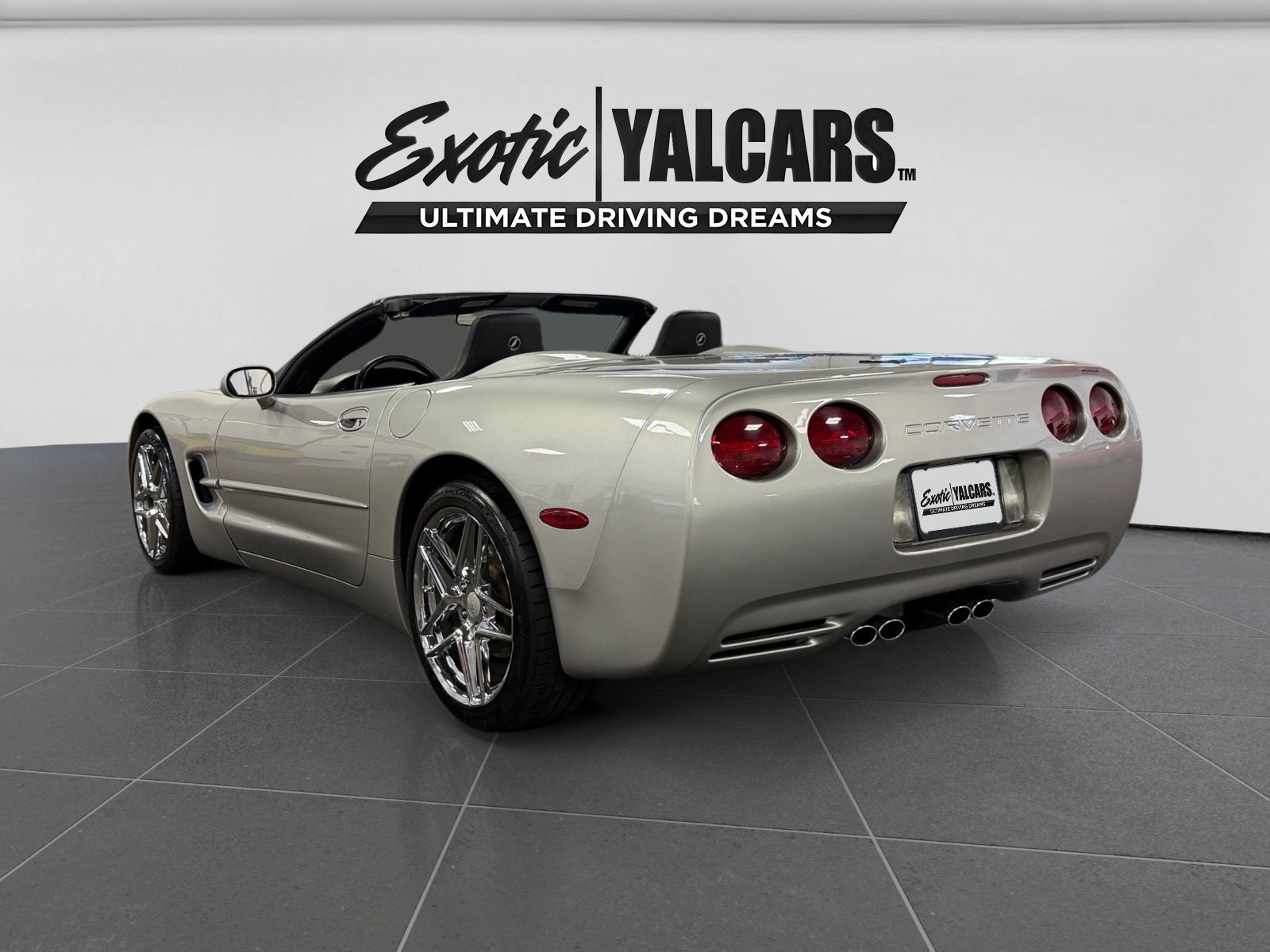 Used 2004 Chevrolet Corvette Convertible w/ Preferred Equipment Group RWD image 3