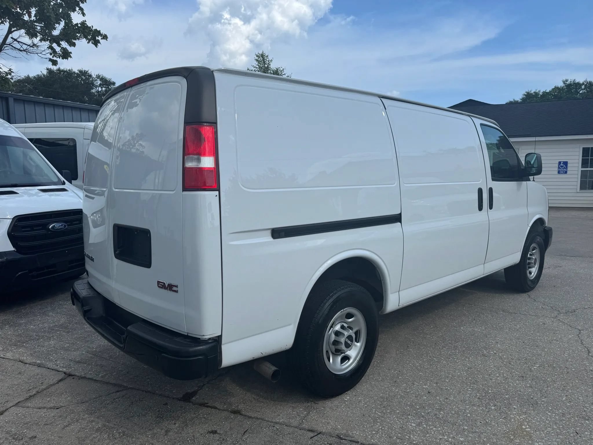 Used 2023 GMC Savana 3500 w/ Driver Convenience Package RWD image 11