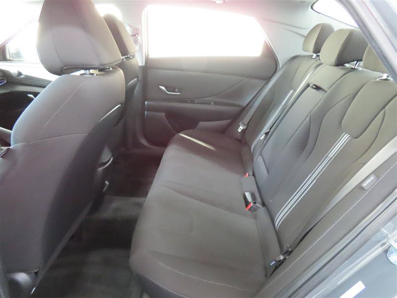 Used 2025 Hyundai Elantra SEL FWD image 29