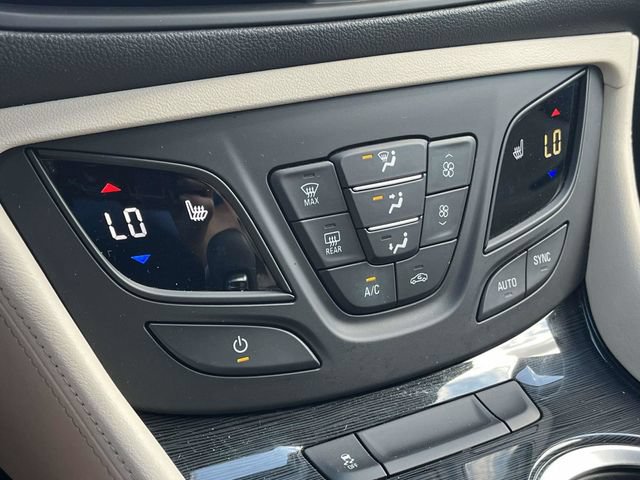 Used 2017 Buick Envision Essence FWD image 33
