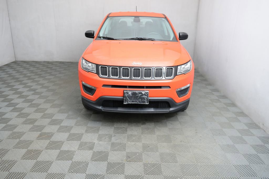 Used 2018 Jeep Compass Sport w/ Tech Group AWD/4WD image 2