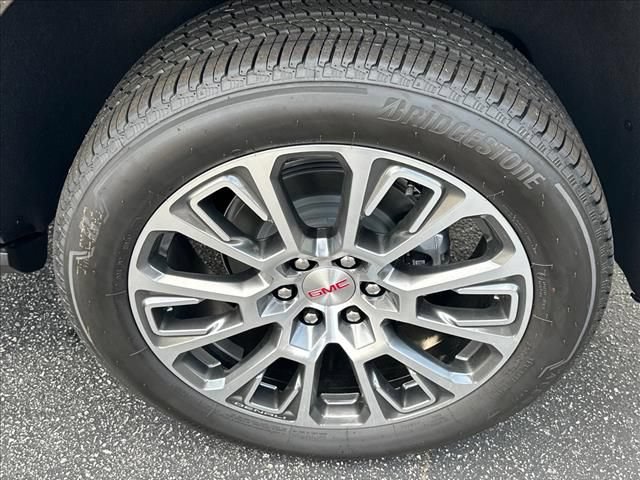 New 2026 GMC Yukon Denali w/ Denali Reserve Package AWD/4WD image 16