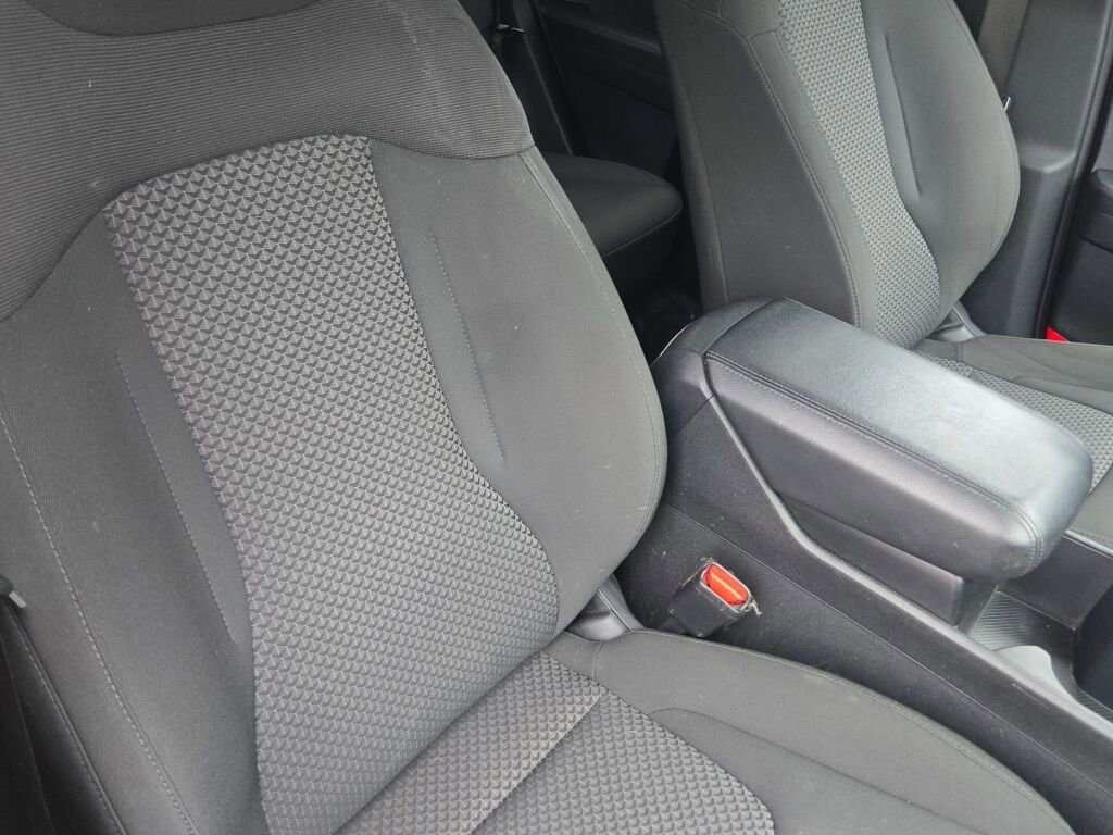 Used 2023 Kia Sportage LX image 7