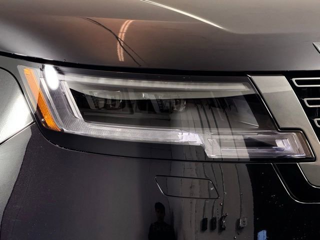 Certified 2026 Land Rover Range Rover SE image 15