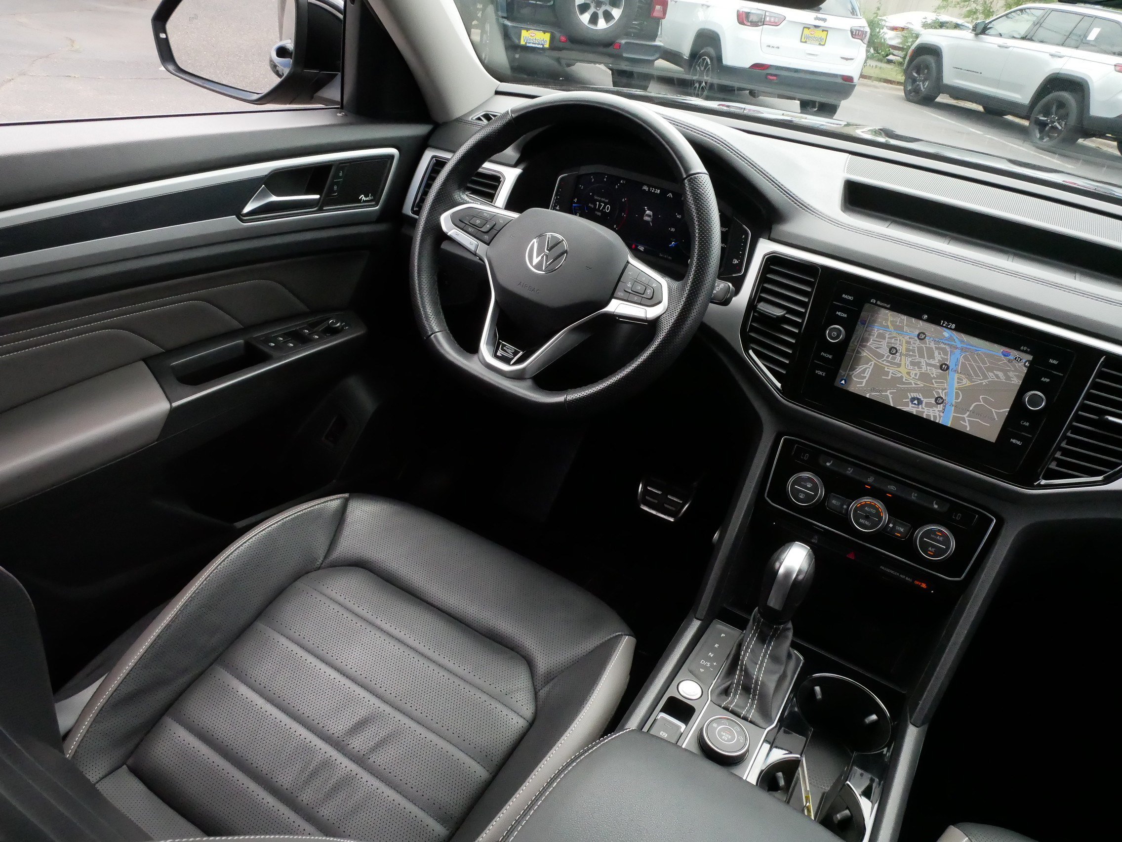 Certified 2023 Volkswagen Atlas SEL Premium AWD/4WD image 9