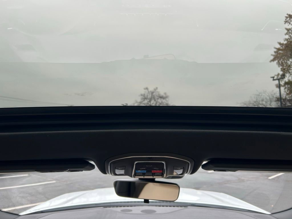 New 2025 Jeep Grand Cherokee Limited w/ Trailer Tow Package image 16