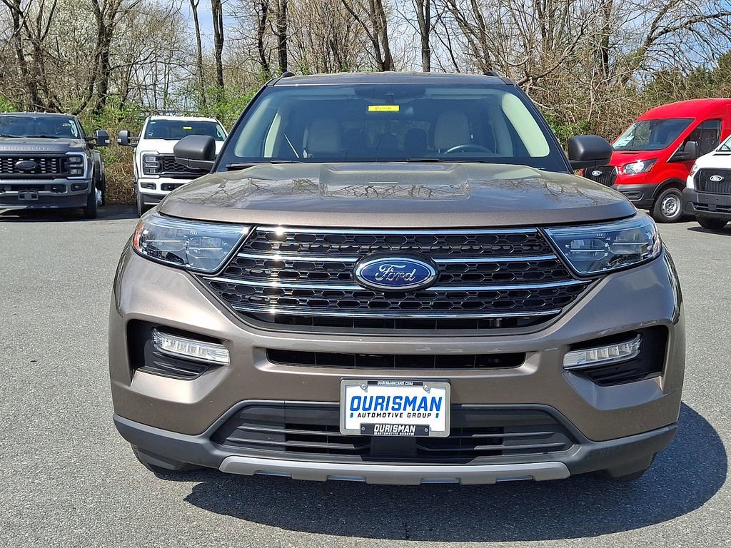 Used 2021 Ford Explorer XLT w/ Equipment Group 202A image 2