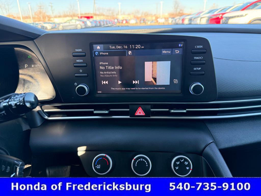 Used 2023 Hyundai Elantra SE w/ Preferred Accessory Package image 18