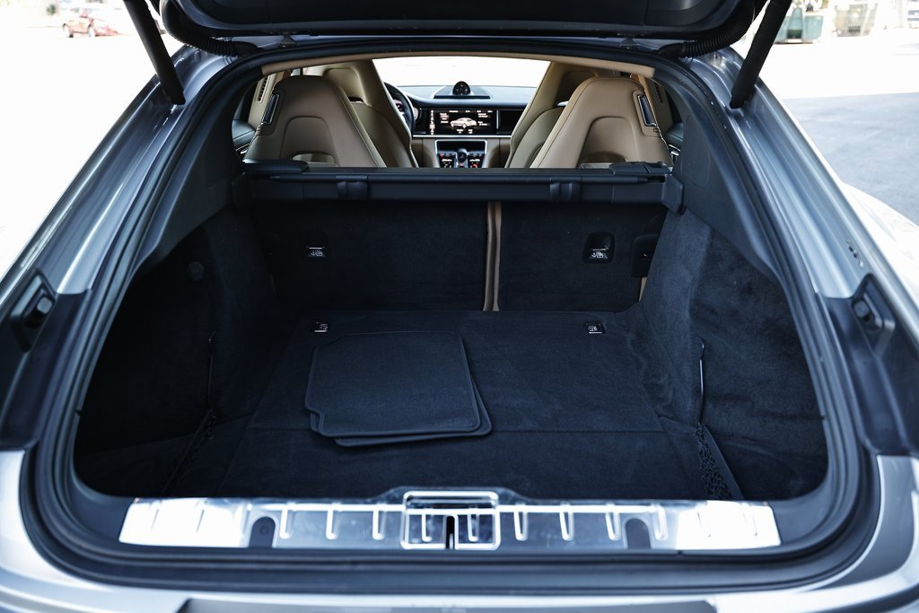 Used 2021 Porsche Panamera 4 image 35