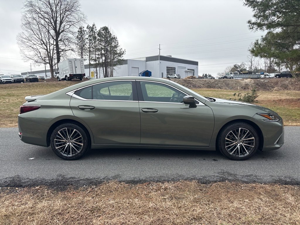 Used 2023 Lexus ES 250 w/ Premium Package image 6