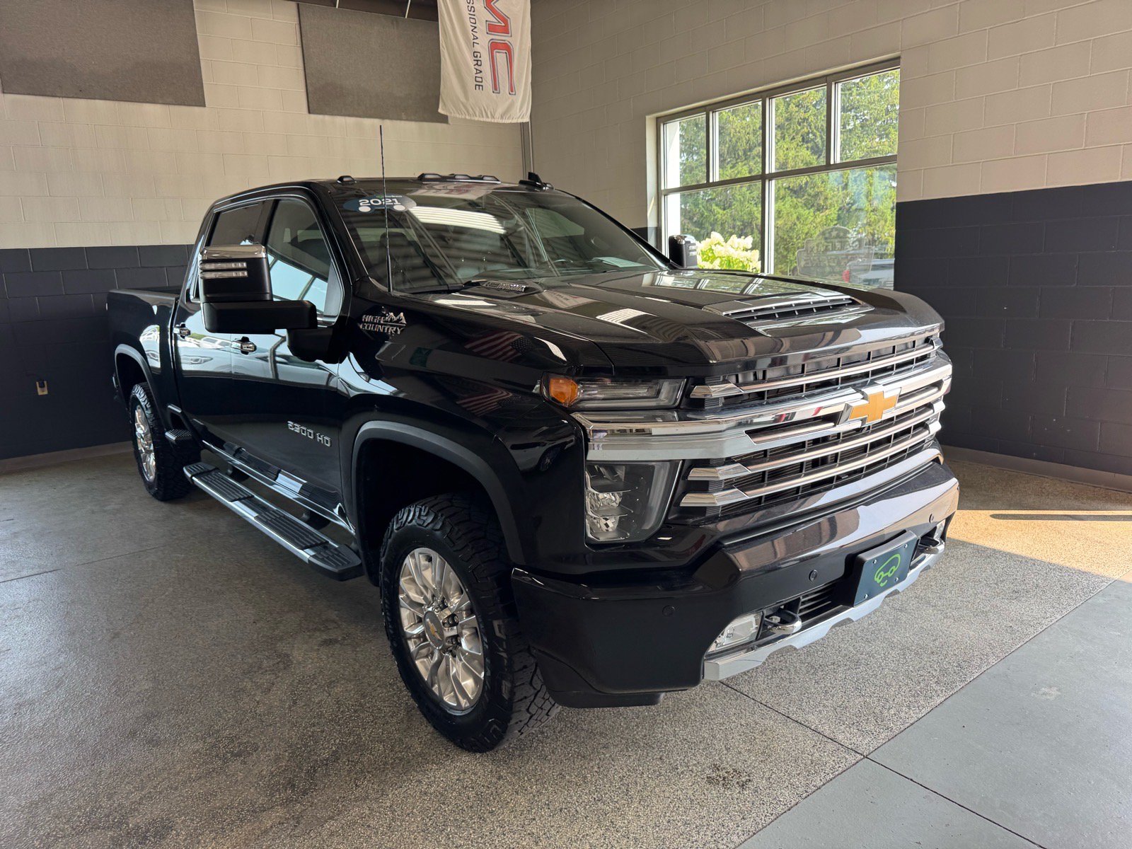 Certified 2021 Chevrolet Silverado 2500 High Country w/ Z71 Off-Road Package AWD/4WD image 3