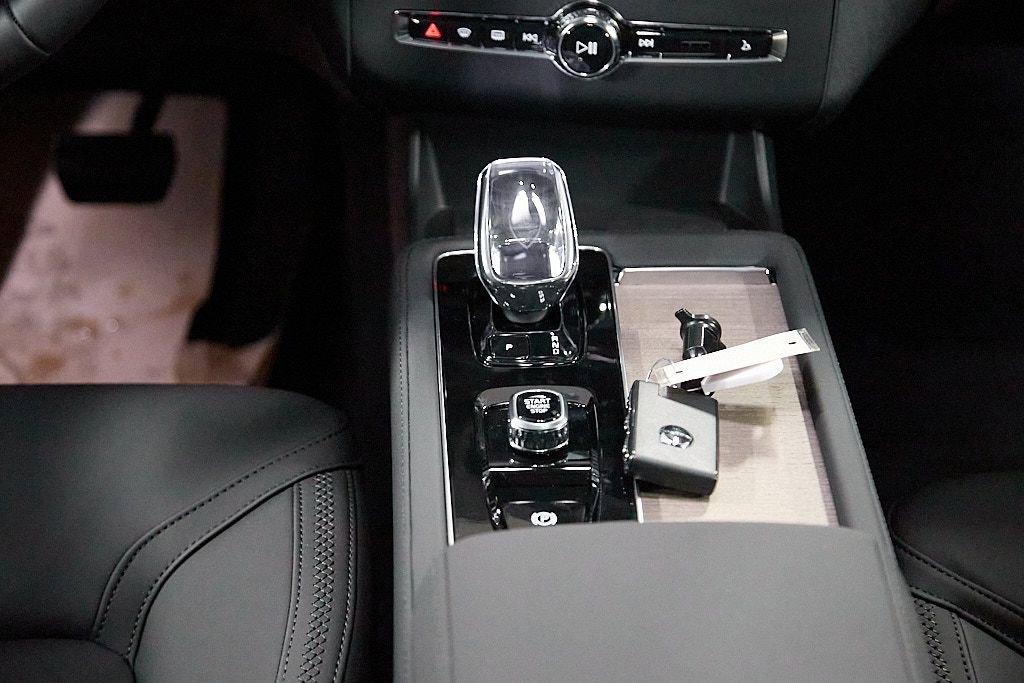 New 2026 Volvo XC90 T8 Plus w/ Protection Package image 29