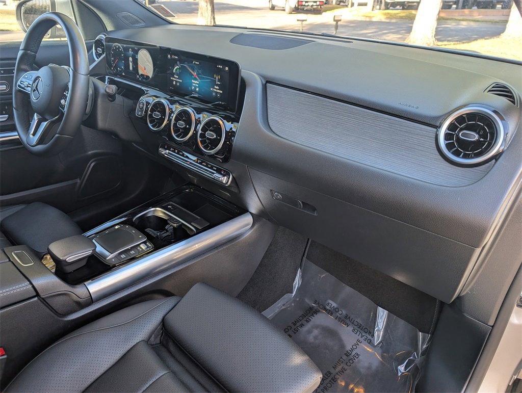 Used 2022 Mercedes-Benz GLA 250 4MATIC image 23