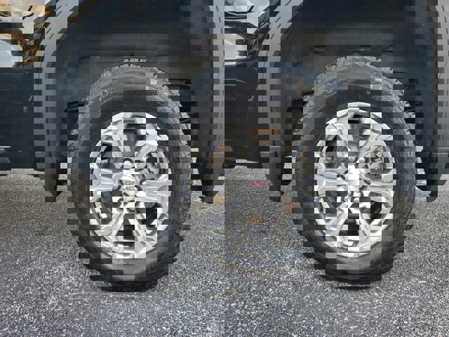 Used 2024 GMC Sierra 1500 SLT image 6