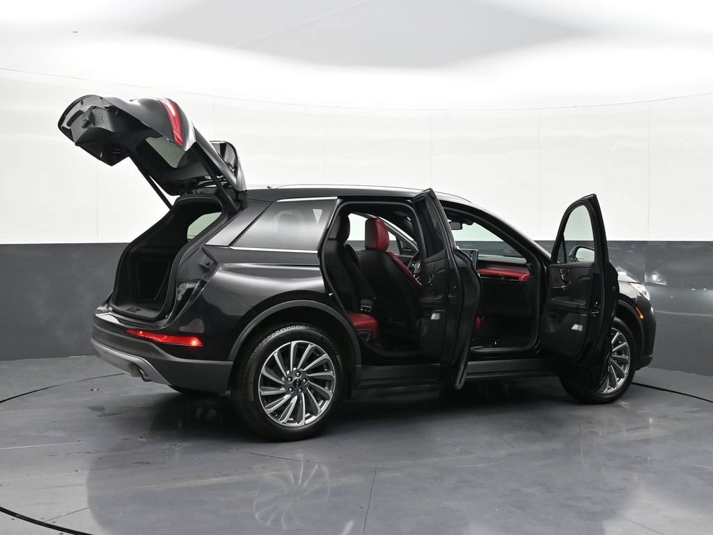 Used 2023 Lincoln Corsair Reserve AWD/4WD image 38