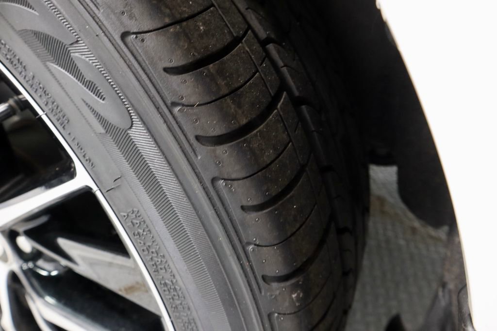 Used 2022 Toyota Camry SE w/ Audio Upgrade Package image 19