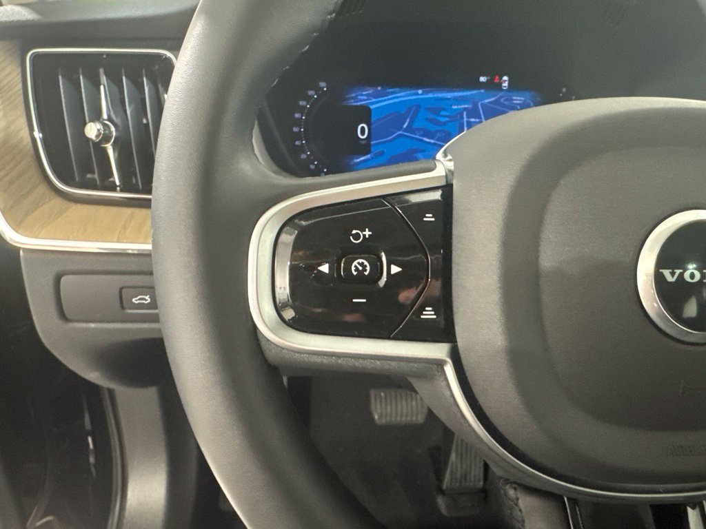 Certified 2026 Volvo XC60 B5 Plus AWD/4WD image 9