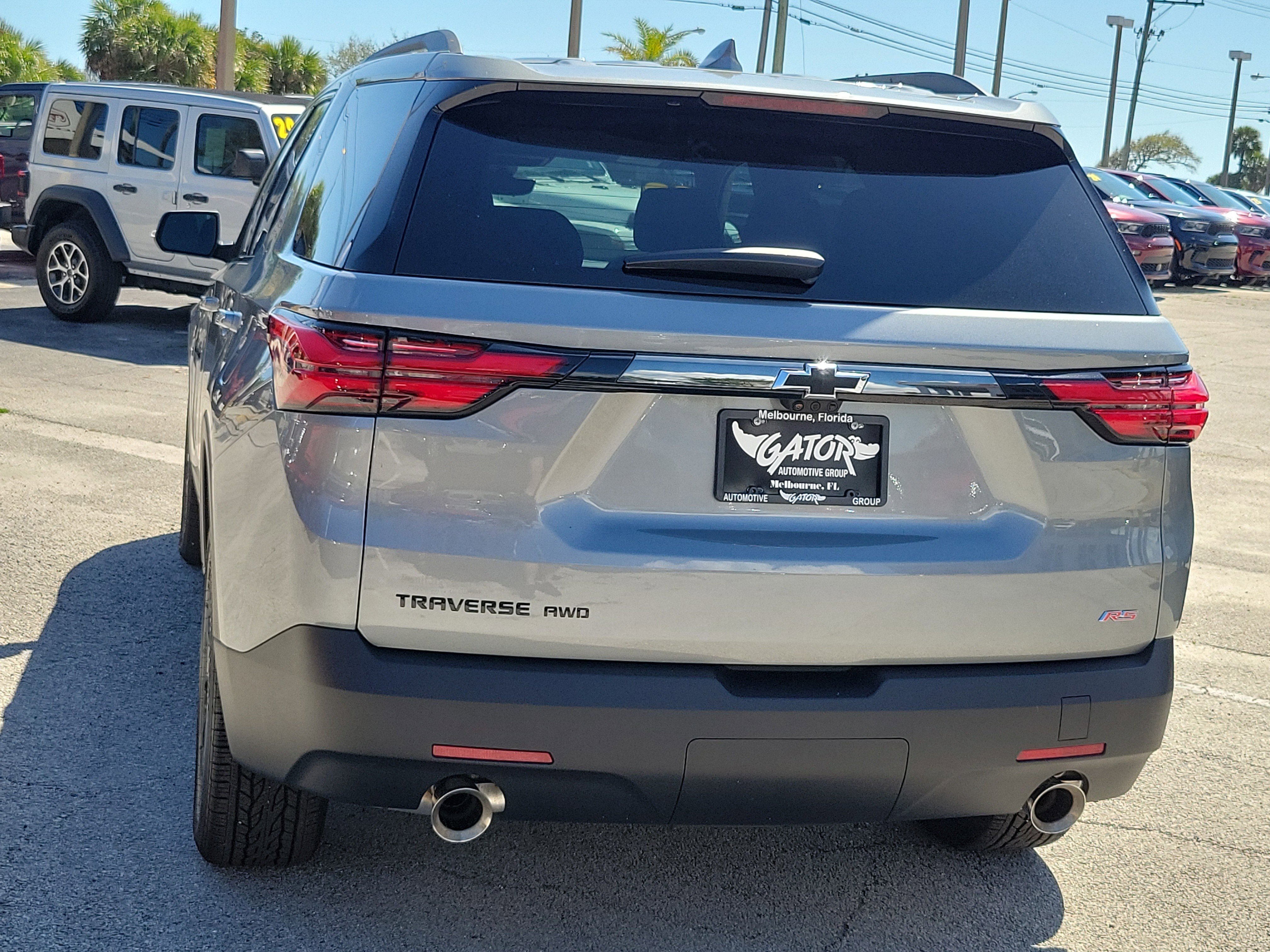 Used 2023 Chevrolet Traverse RS image 3