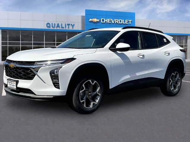 New 2026 Chevrolet Trax LT w/ Driver Confidence Package FWD image 2