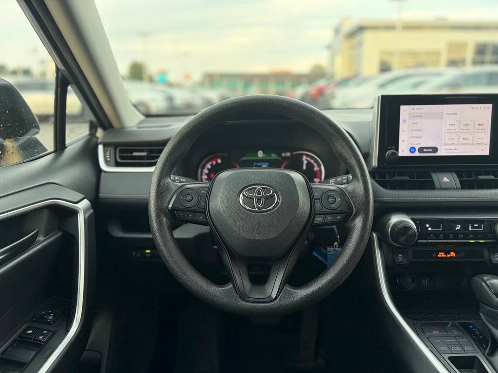 Used 2025 Toyota RAV4 LE AWD/4WD image 23