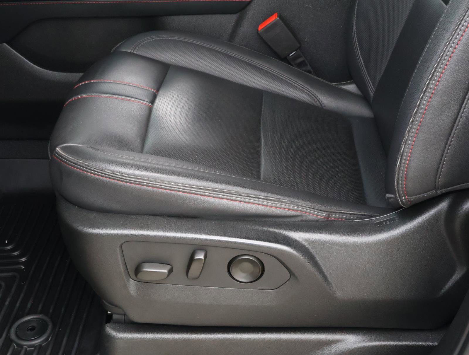 Used 2022 Chevrolet Tahoe RST w/ Luxury Package RWD image 18