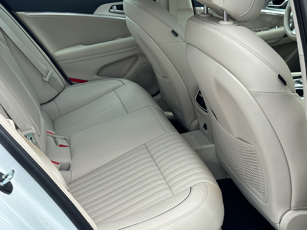 Used 2026 Genesis G70 2.5T Prestige RWD image 15