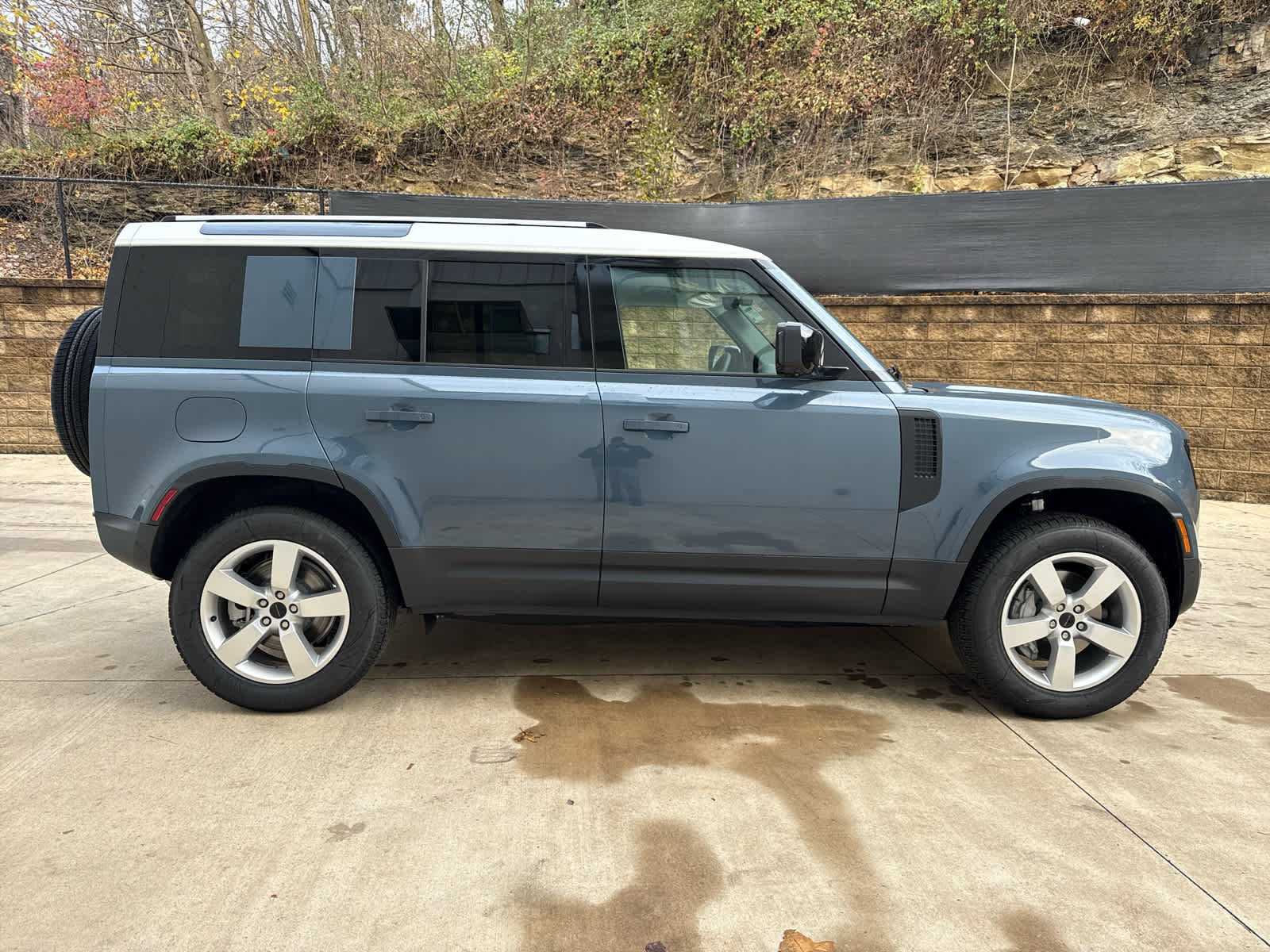 Used 2026 Land Rover Defender 110 S image 7