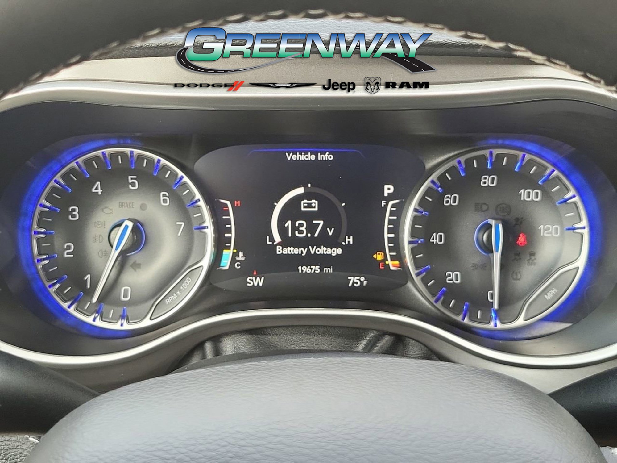 Used 2022 Chrysler Pacifica Touring-L image 28