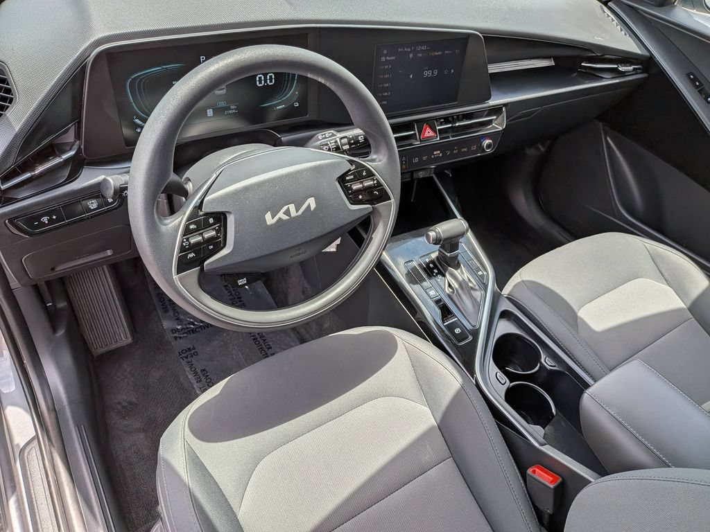 Used 2025 Kia Niro LX FWD image 16