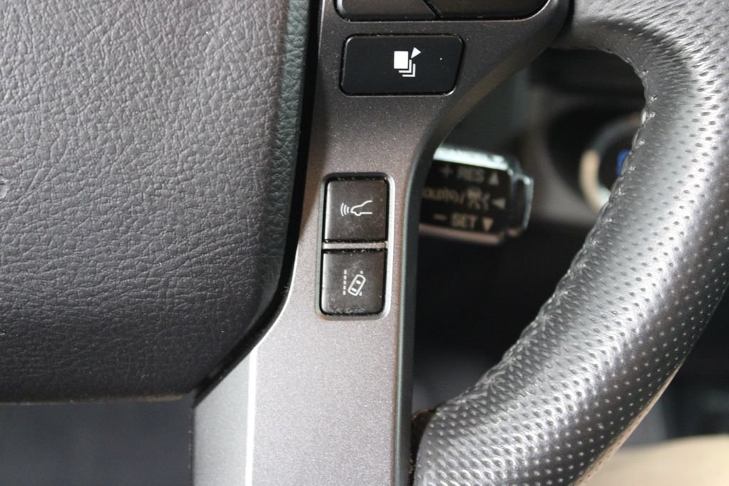 Used 2021 Toyota Tacoma TRD Off-Road AWD/4WD image 36