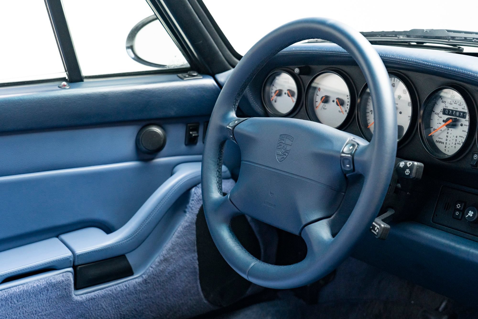 Used 1996 Porsche 911 Carrera RWD image 35