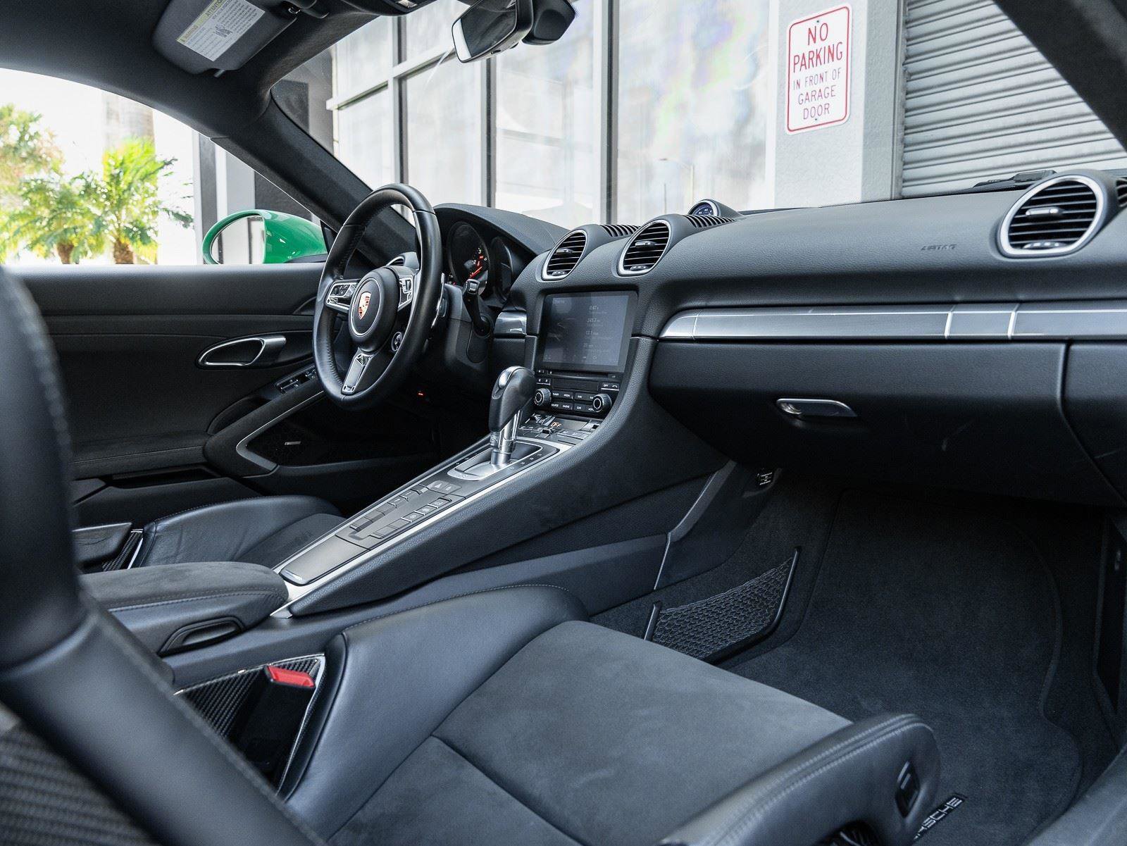 Used 2023 Porsche 718 Cayman GTS image 2