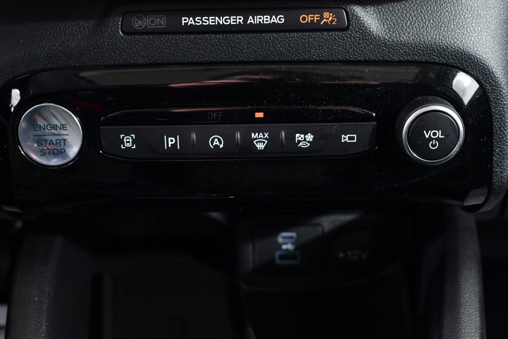 Used 2023 Ford Escape Platinum w/ Premium Technology Package image 29