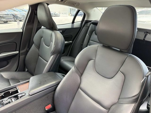 Used 2021 Volvo S60 T5 Momentum w/ Premium Package FWD image 11
