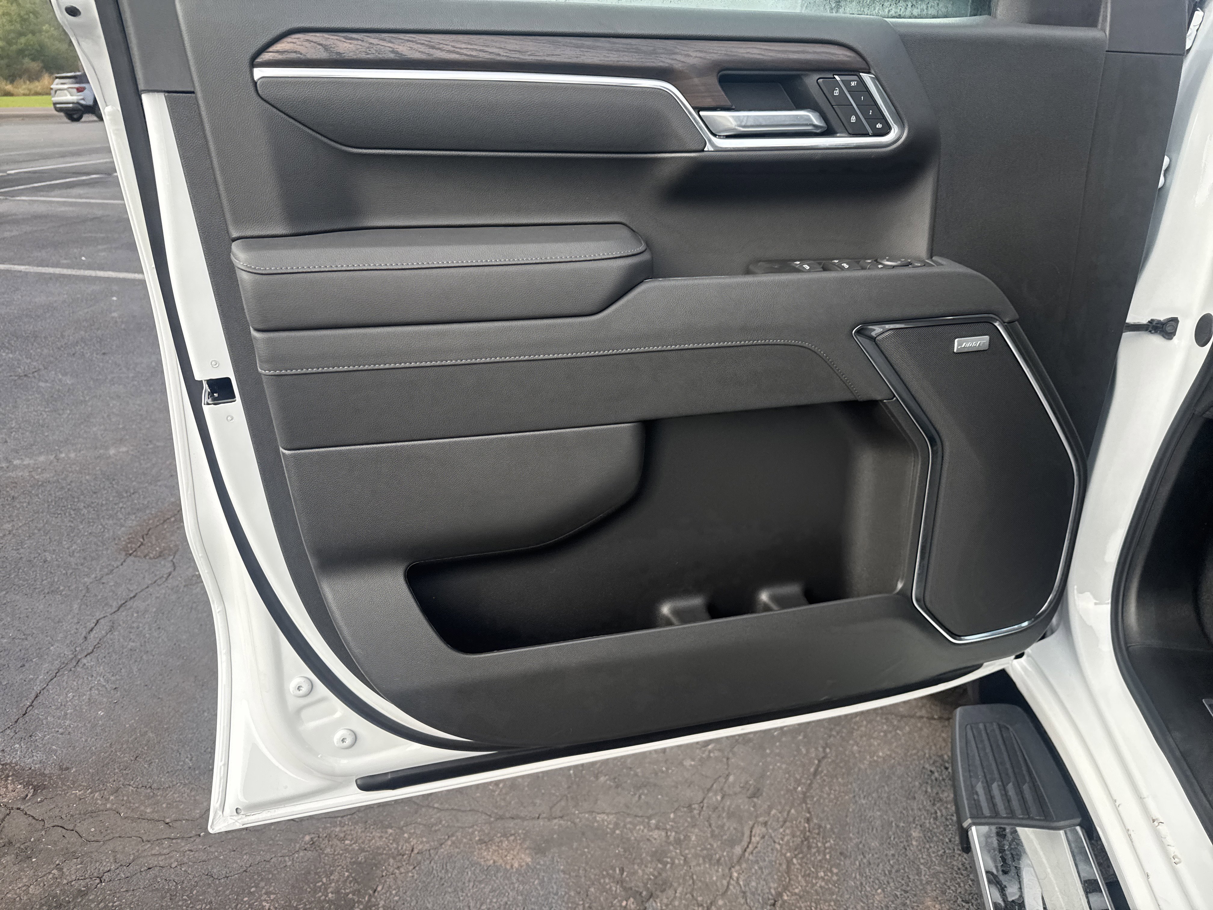New 2026 GMC Sierra 1500 SLT w/ SLT Premium Package image 15