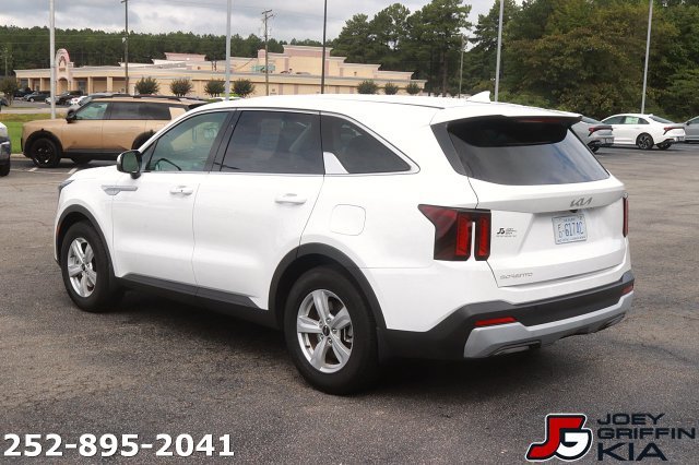 Certified 2026 Kia Sorento LX FWD image 5