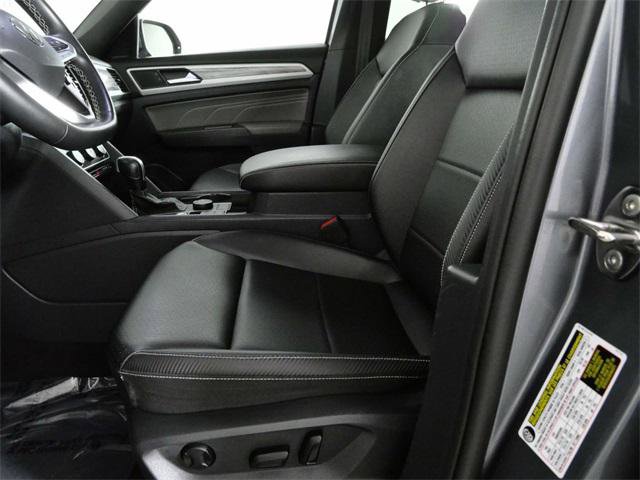 Used 2023 Volkswagen Atlas Cross Sport SE w/ Panoramic Sunroof Package image 17