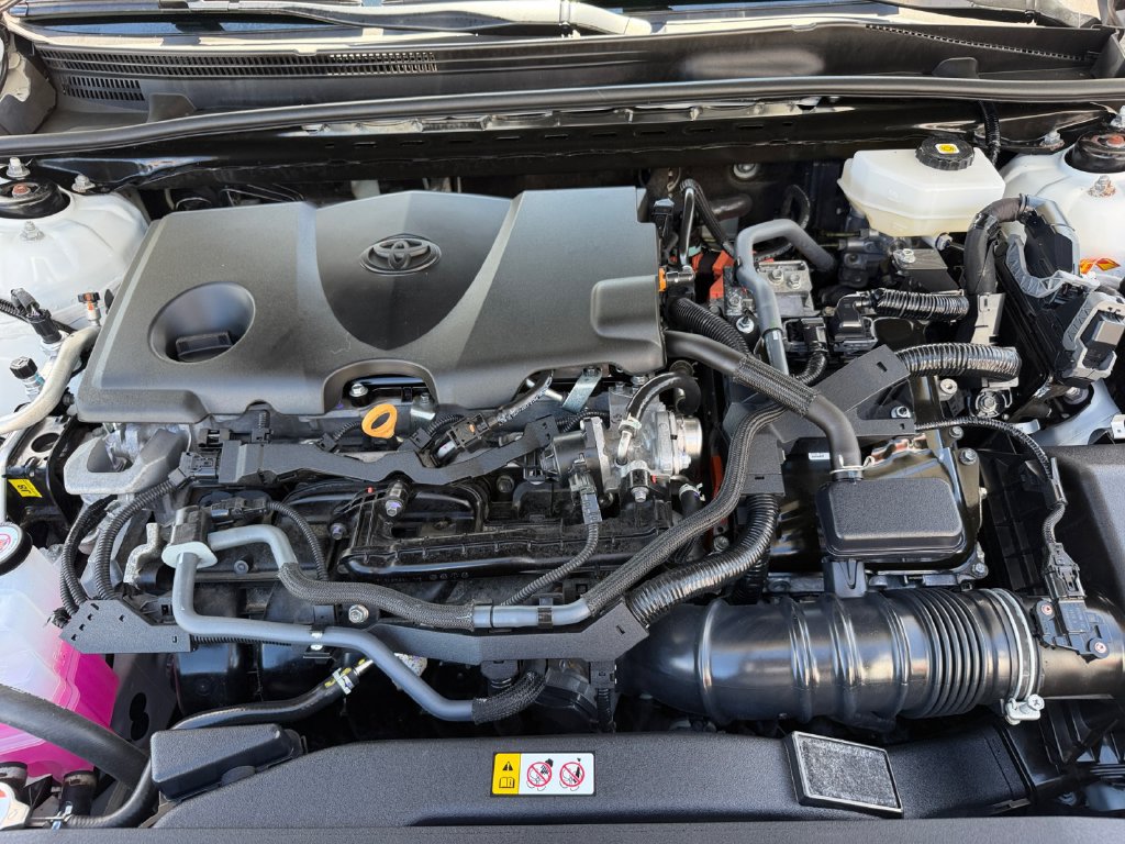 Used 2025 Toyota Camry SE FWD image 29
