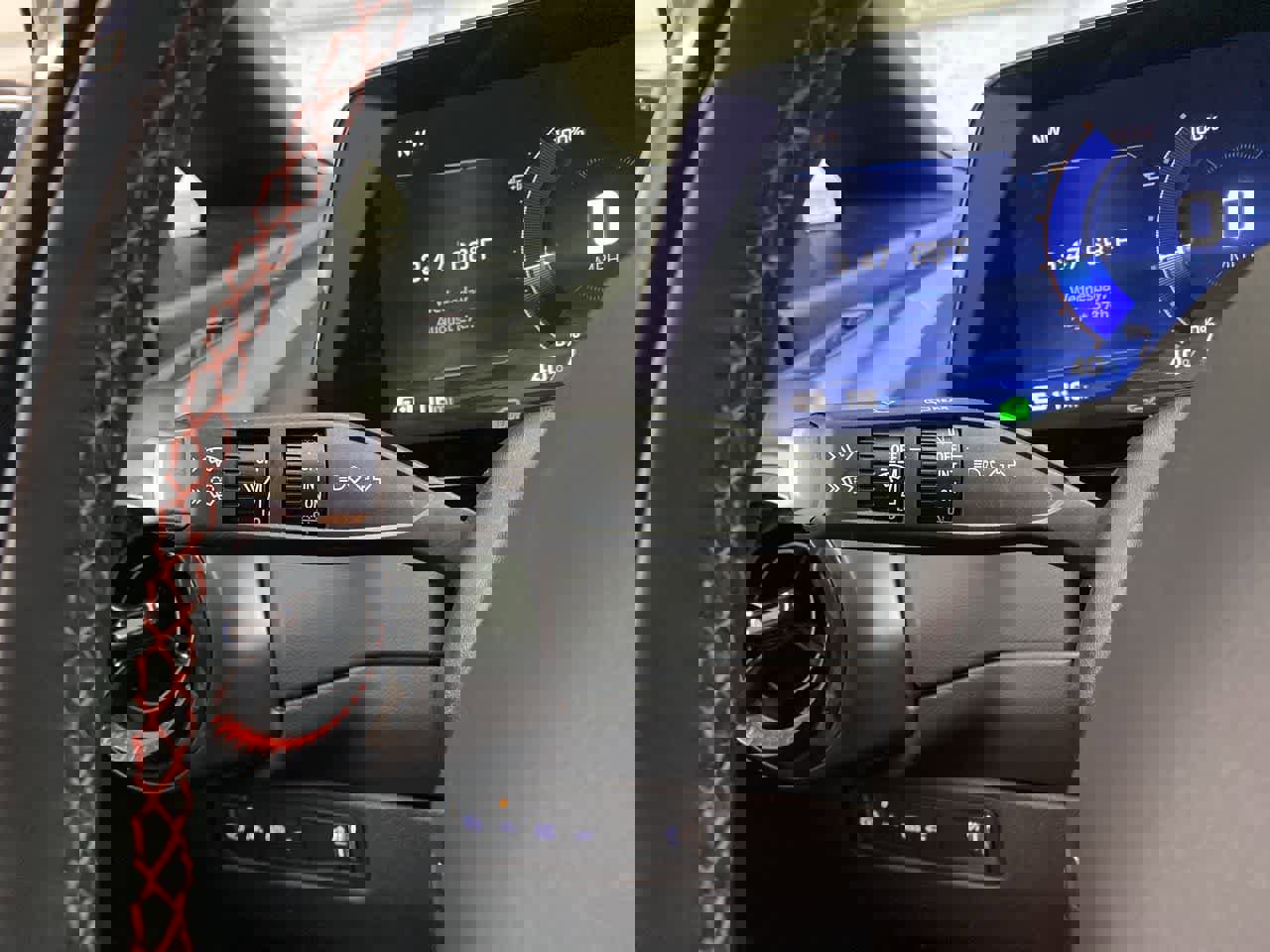 Used 2024 Chevrolet Equinox EV RS image 24