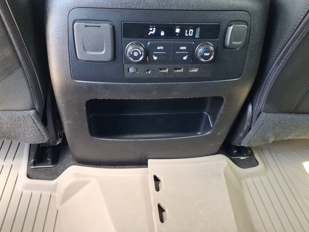 Used 2018 Chevrolet Tahoe Premier AWD/4WD image 27