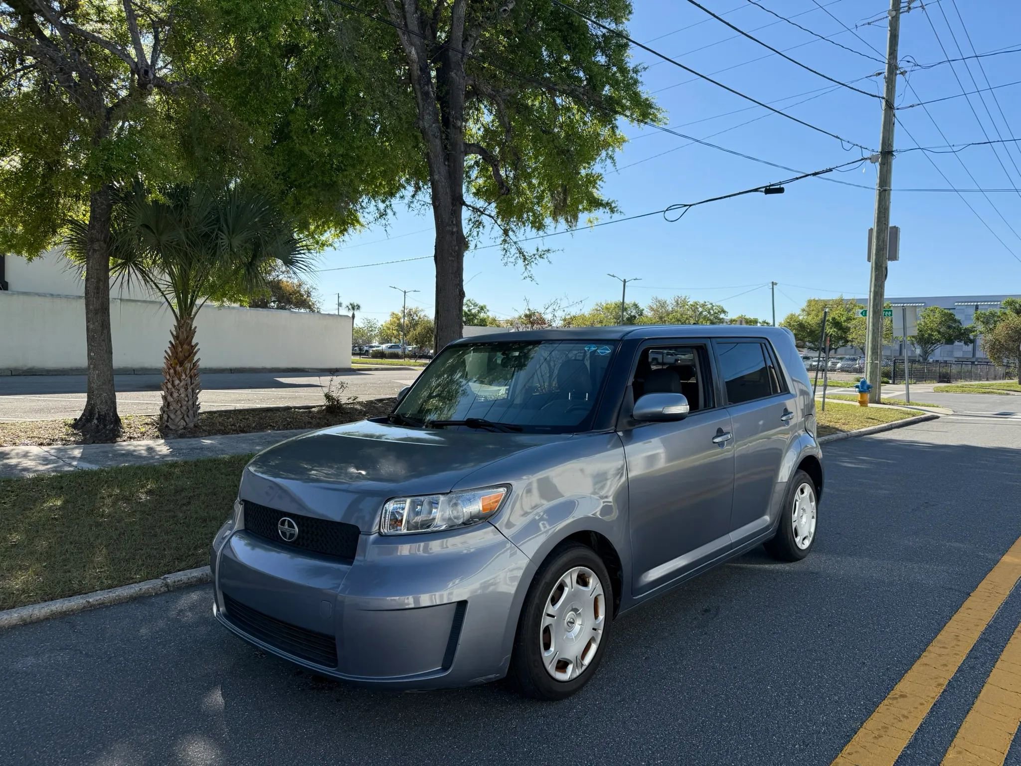 Used 2009 Scion xB Hatchback 4D image 1