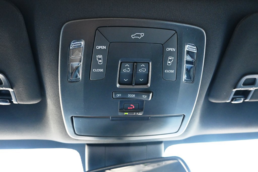 New 2026 Toyota Sienna XSE AWD/4WD image 33