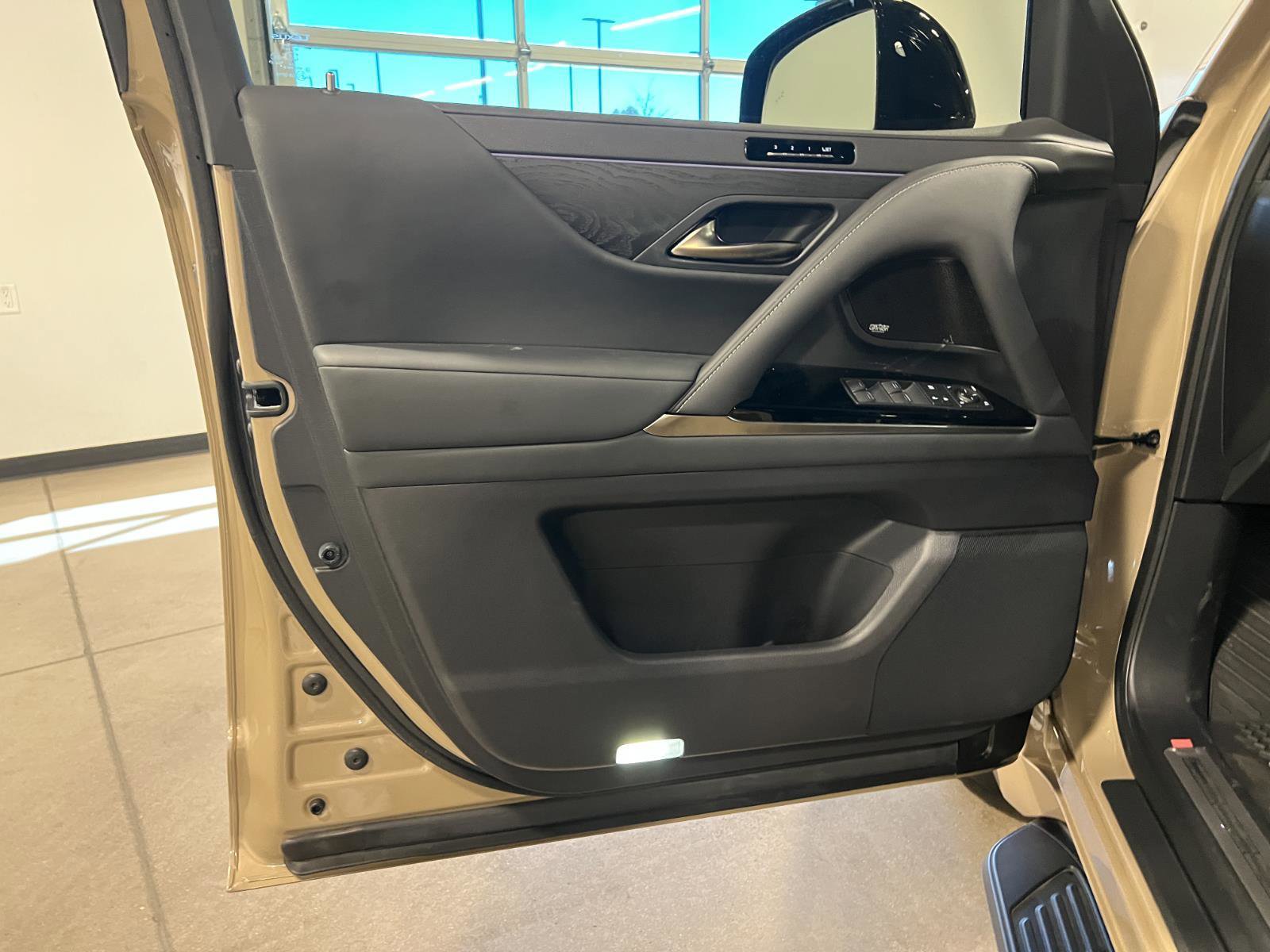 Used 2025 Lexus LX 700h Overtrail image 29