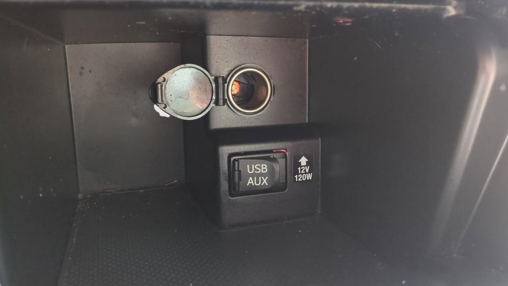 Used 2012 Toyota Camry LE image 34