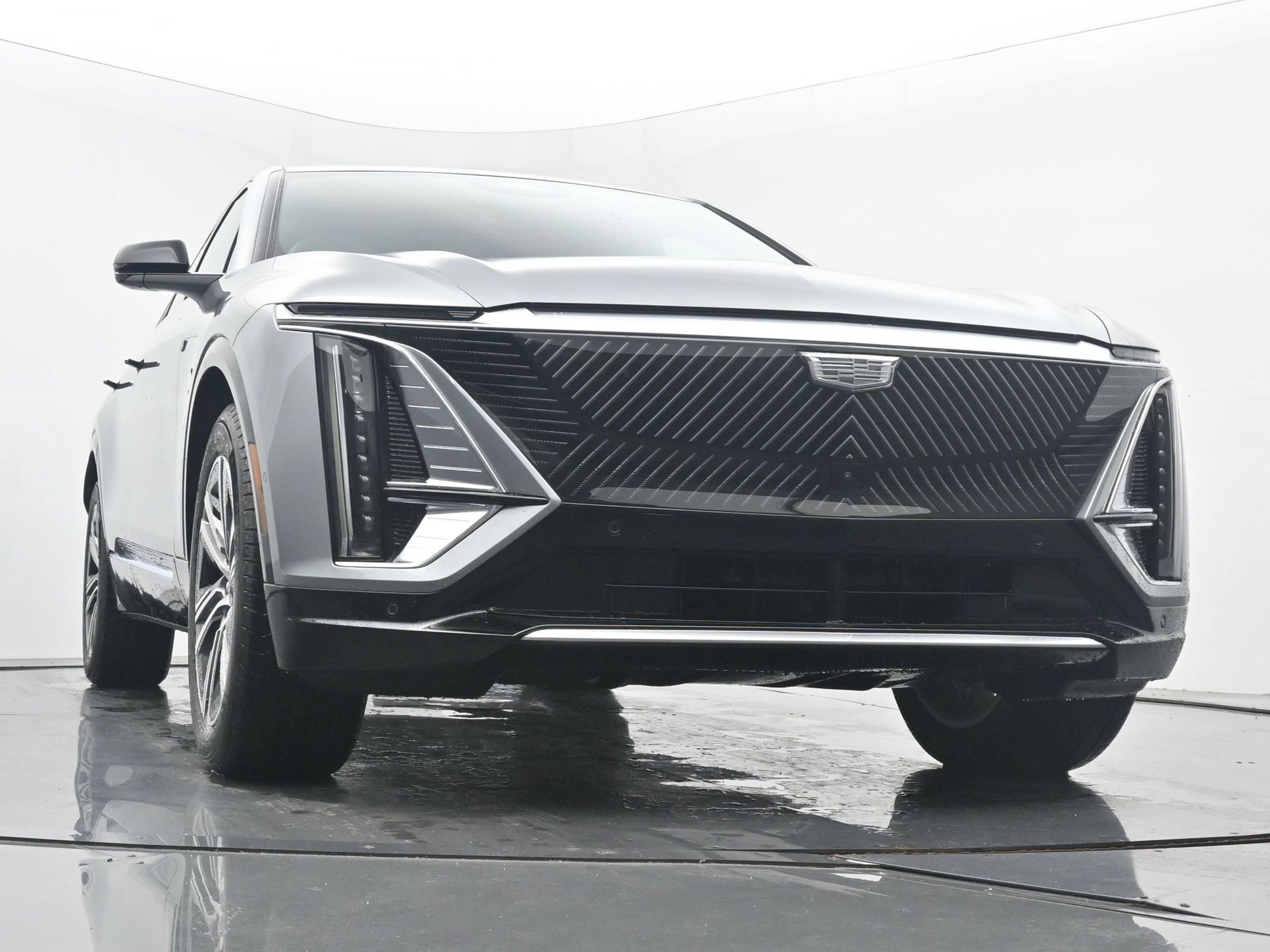 New 2026 Cadillac Lyriq Luxury w/ LPO, Floor Liner Package AWD/4WD image 22