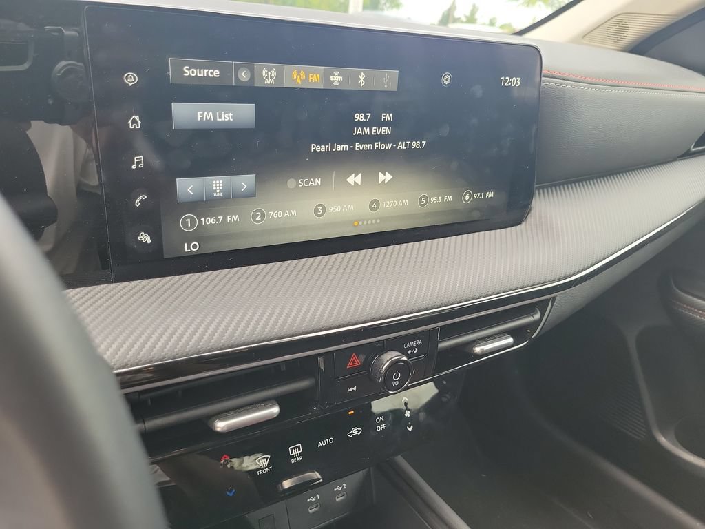 Used 2025 Nissan Kicks SR AWD/4WD image 19
