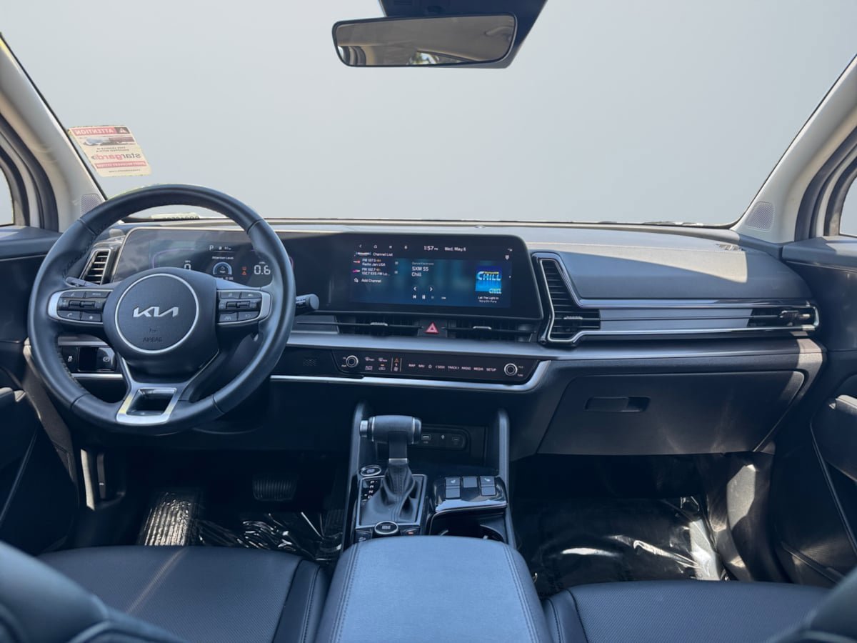 Used 2025 Kia Sportage EX FWD image 10