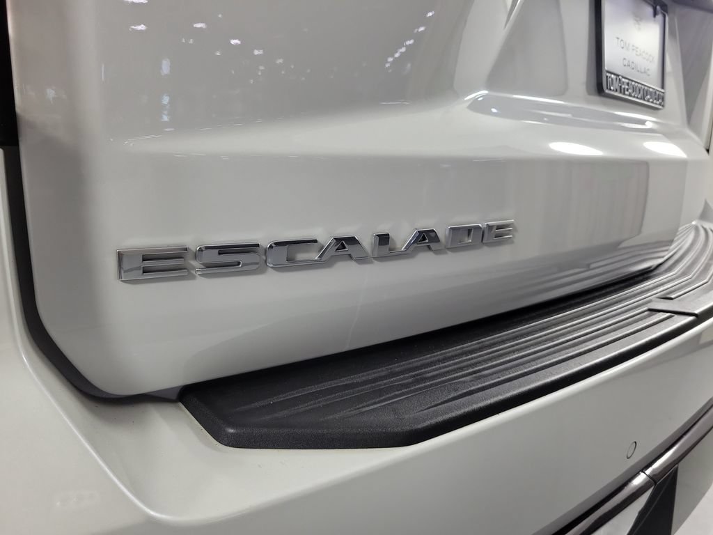 Certified 2023 Cadillac Escalade Premium Luxury w/ LPO, Radiant Package AWD/4WD image 6