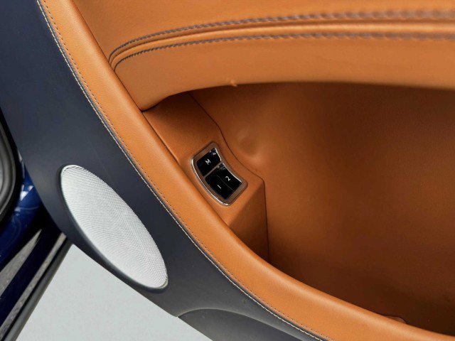 Used 2023 Bentley Bentayga Extended Wheelbase image 73