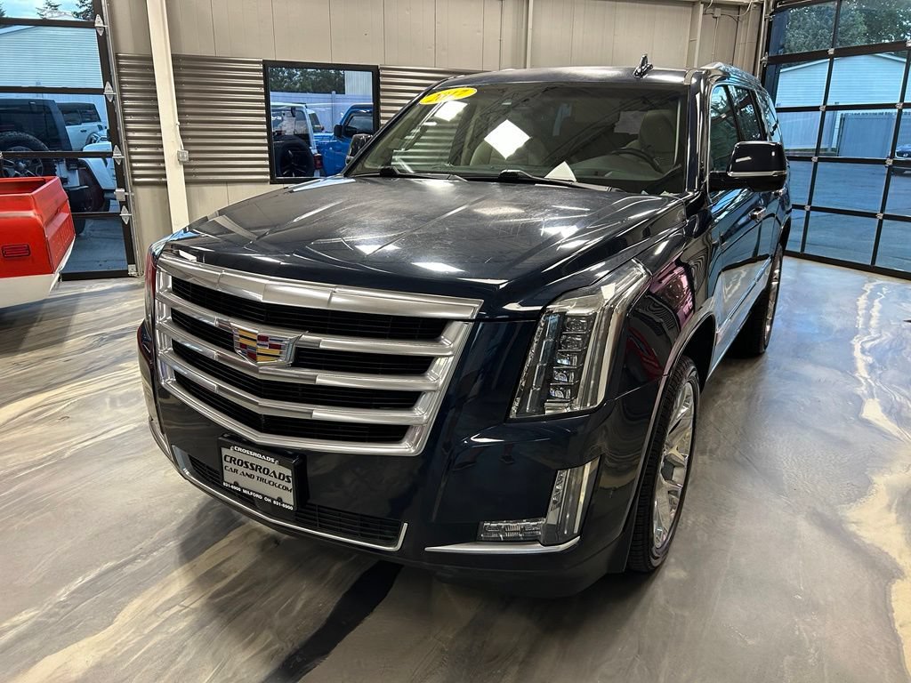 Used 2017 Cadillac Escalade Premium Luxury AWD/4WD image 2